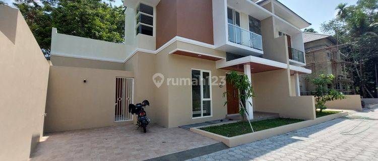 Rumah Modern 2 Lantai Akses Dekat Rsud Prambanan 1