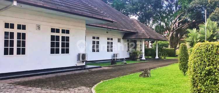 Rumah Mewah dan Luas Lokasi Pinggir Jalan Cik Ditiro 1