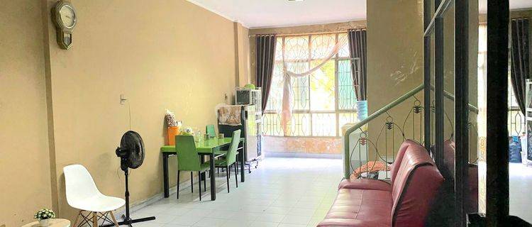 RUKO 3,5 TINGKAT GRAHA METROPOLITAN HELVETIA 1