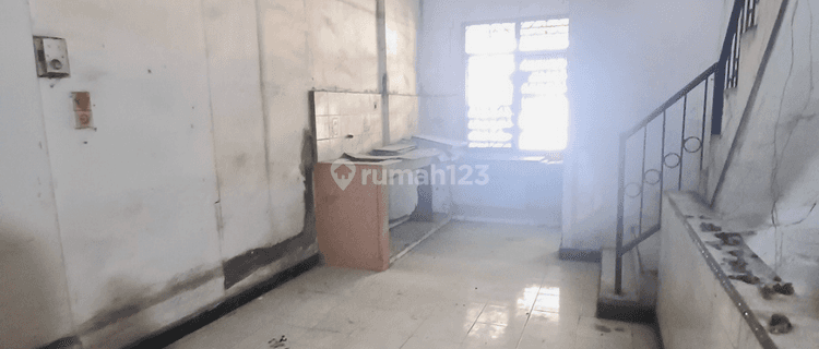 Ruko bisnis gandeng pinggir jalan yos sudarso dekat pajak palapa 1