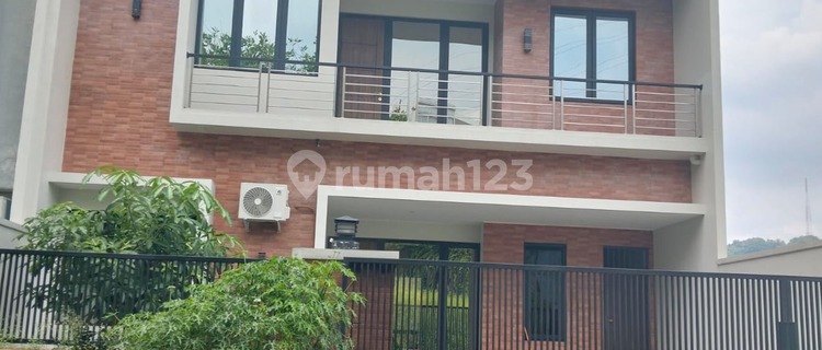 Rumah Nyaman View Alam Siap Huni di Green Royale Candigolf 1