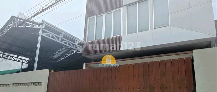 Disewakan Rumah Bagus Dekat Akpol Bangunan Baru Fasilitas Pool 1