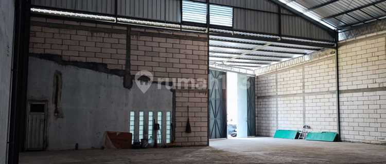 Gudang Di Jl Wr Supratman , Semarang Barat. Bangunan Baru. 1