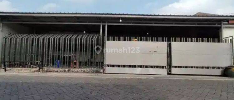 DIJUAL RUMAH USAHA KEBONASARI SEKOLAHAN BU 1