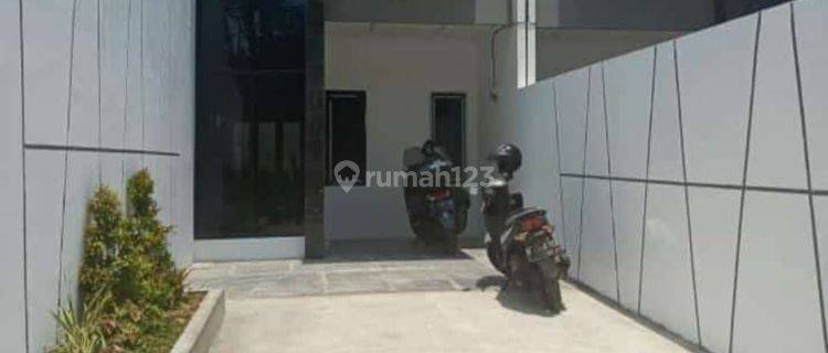 Rumah Moderen 2 Lantai Aksesnya Strategis Di Cempaka putih Barat 1