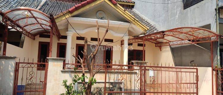 Disewakan Rumah cantik di Vila jaka setia  1