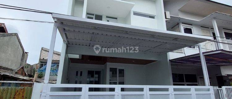 RUMAH BARU SHM 3 LANTAI DI TURANGGA BANDUNG DEKAT TRANS STUDIO 1