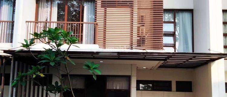 Rumah Modern, Sangat Terawat Di Vanya Park Asatti Bsd 1