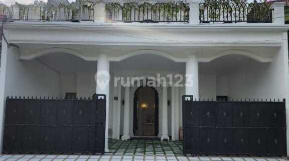 Brand New Classic Furnished With Private Pool In Pondok Indah 1