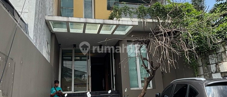Rumah 2 Lantai Cocok Untuk Ruang Usaha Lokasi di Antasari  1