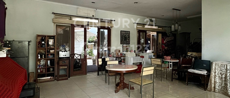 Corner 2½ Story House in a Comfortable Complex in Pulomas S8819 1