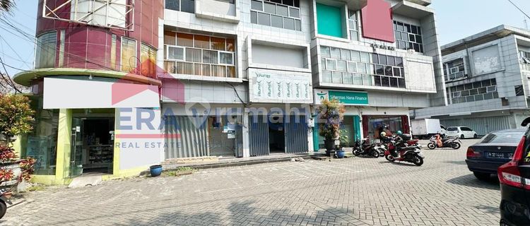 Good 3-Story Shophouse in Malang City 1