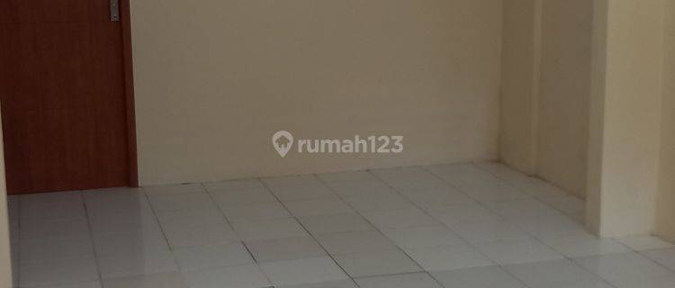 Disewakan Rumah Sudah Renovasi Siap Huni, Lokasi Strategis di Cluster Cornelia Graha Raya Tangerang Selatan  1