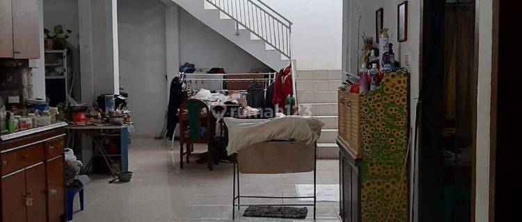 Rumah Bentuk Kotak Lebar Muka 10 Mtr SHM Sayap Moch. Toha Bandung Dekat Tegallega, Bkr, Kembar 1