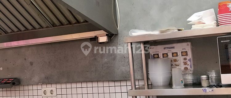 3.5-Storey Shop House (Ruko) in Buah Batu Wing, Fully Occupied, Only 200 Meters from Buah Batu Main Road 1