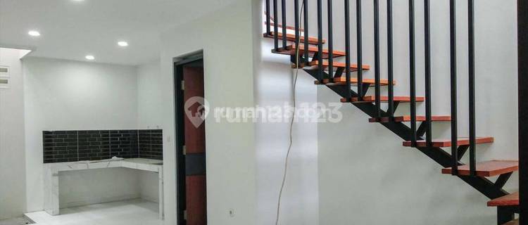 Rumah Baru Tengah Kota Sayap Peta Minimalis Modern SHM 1