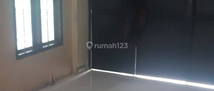 Disewakan Rumah Pinggir Jalan Cocok Untuk Kantor Di Jombang 3301 1