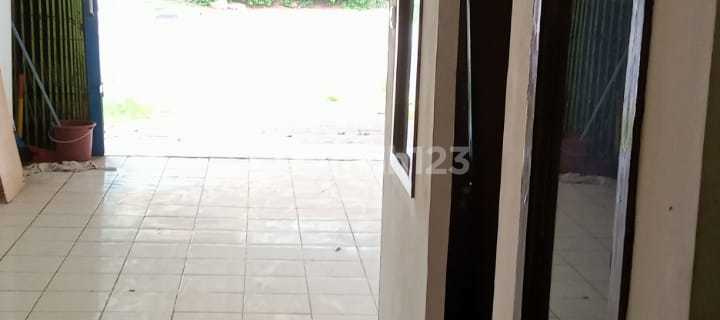 For Sale Ready-to-Use Shophouse on Jalan Panjang, Kebon Jeruk, West Jakarta 1