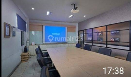 Gedung Kantor Tiga Lantai Rapih Terawat Furnished Dengan Luas Tanah 403m2 Lokasi Sangat Strategis Di Tanah Kusir Jakarta Selatan Hub Yan Thanty 08111089928 1