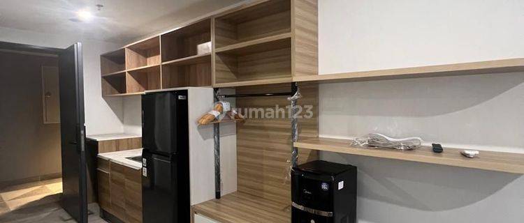 Apartemen Collins Boulevard Bagus Furnished Studio Luas 33 M2 1