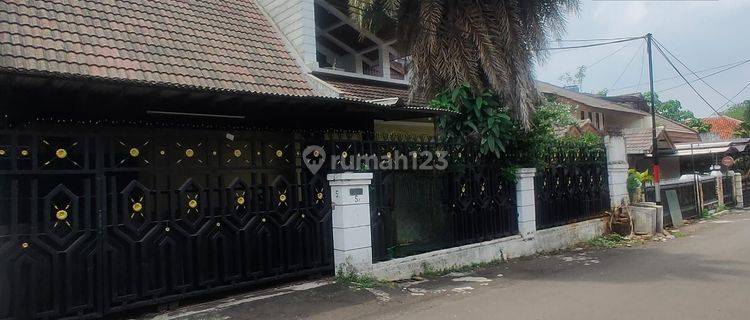 Rumah 2 lantai di Delman indah Bagus 1