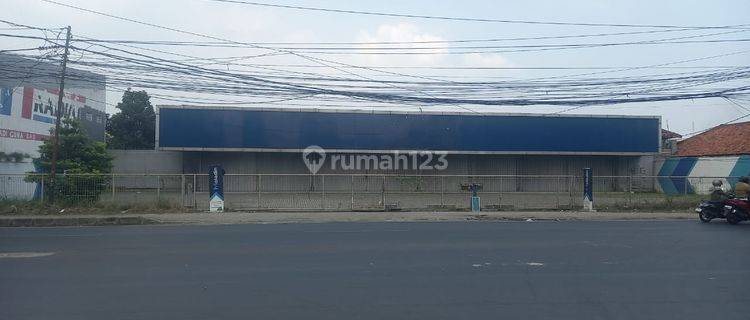 Disewakan Ex Showroom Pinggir Jalan Arah Narogong. Kota Bekasi 1