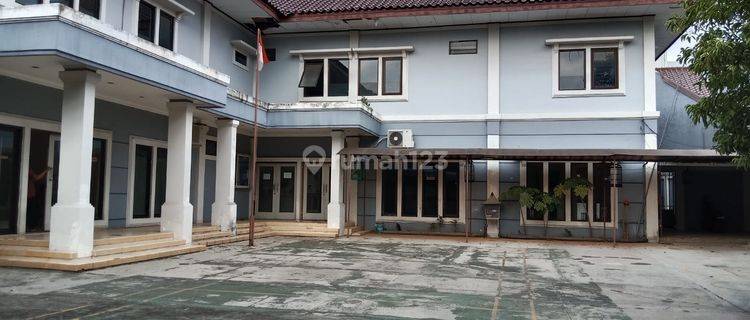 Dijual Gedung 3 Lantai Ex Sekolah Di Kemang Pratama 1