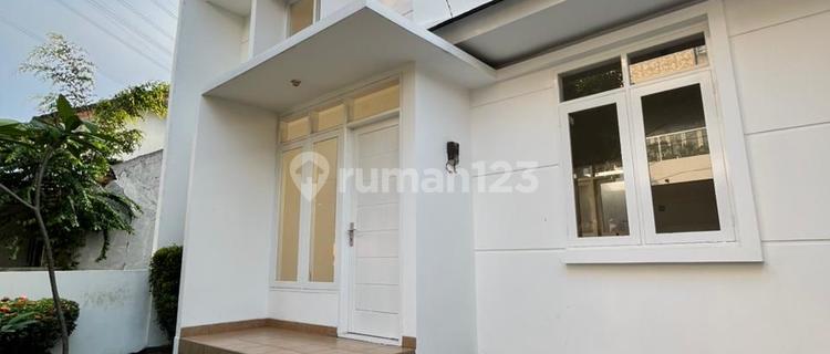 Dijual Cepat Rumah Murah dan Cantik Di Perumahan Kemang Pratama 1
