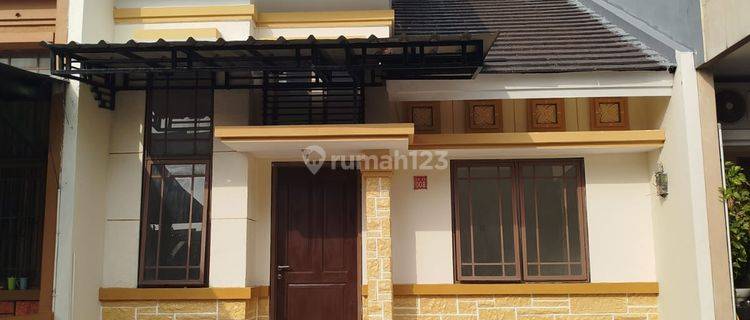 Disewakan rumah di Grand Wisata, Kabupaten Bekasi  1