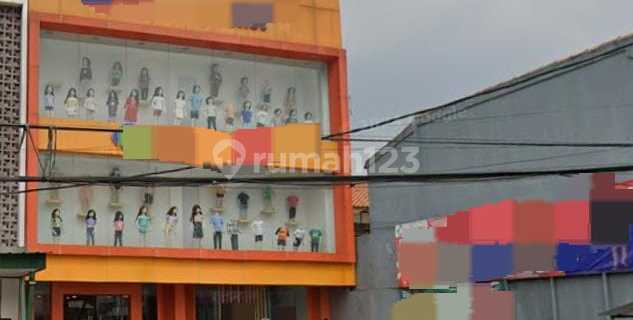 Semi-Detached Shop House for Rent in Prime Jatiwaringin Location, High Business Potential 1