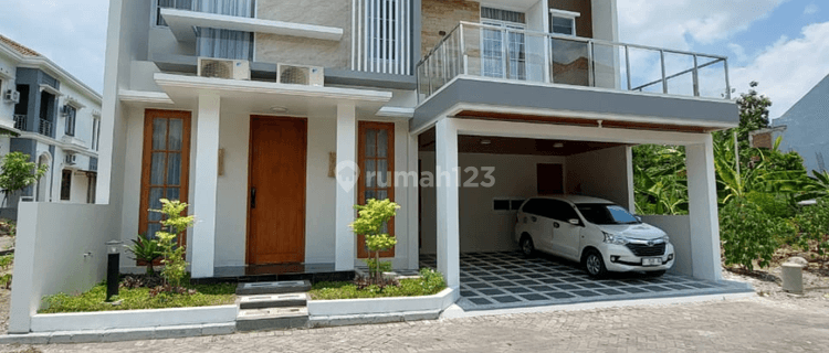 Rumah Mewah Premium 2 Lantai Dengan Kolam Renang Dalam Perumahan 1