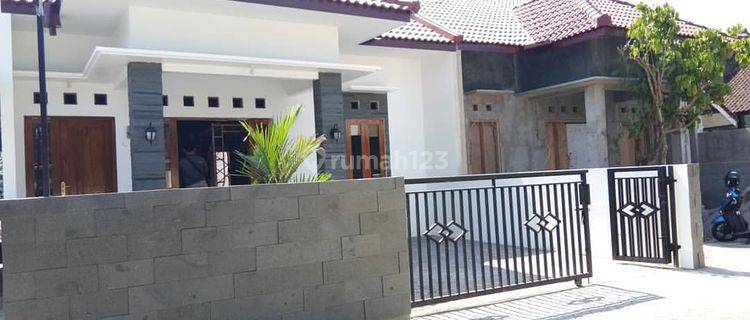 RUMAH BESAR LAPANG DEKAT RSA UGM JL KABUPATEN, DALAM RINGROAD 1