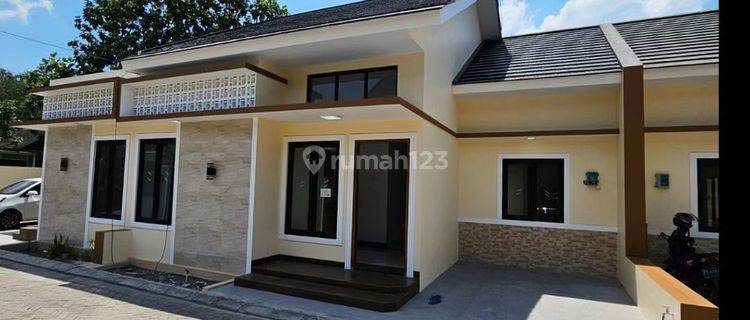 RUMAH CANTIK MINIMALIS CLUSTER PURWOMARTANI. DEKAT SWALAYAN PAMELA 1