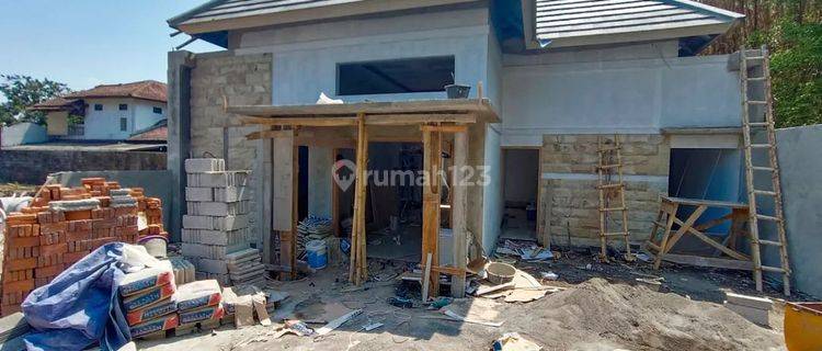 RUMAH BESAR MURAH DEKAT KAMPUS UII DAN PASAR JANGKANG 1