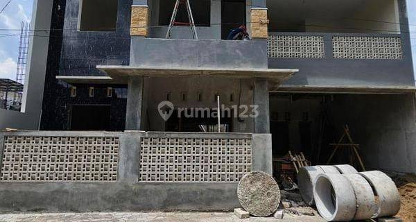 RUMAH 2 LANTAI BESAR MURAH DEKAT STADION MAGUWOHARJO 1