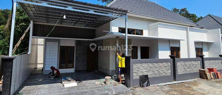 RUMAH GEDE HARGA MIRING CLUSTER TIMUR UII. DEKAT PASAR JANGKANG 1