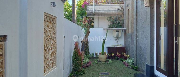 Villa 4 Bedrooms Enclosed Living Area Sanur 1