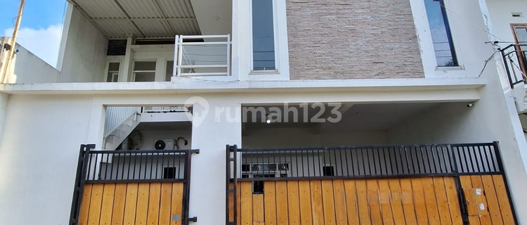 Active Boarding House, Only 6 Minutes from Brawijaya University 1