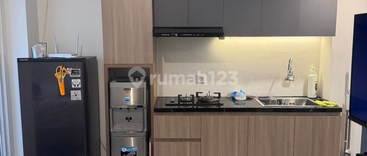 Apartment Full Furnished Type Studio Akses Langsung ke Stasiun KRL 1