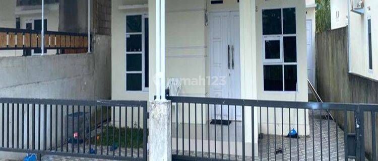 Rumah Siap Huni Type 100 Paris 2 Pontianak Rumah SHM - Sertifikat Hak Milik Bagus di Jl Padat Karya , Pontianak Tenggara 1