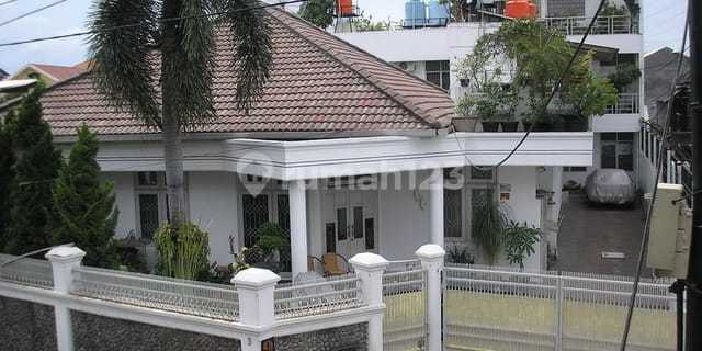 Dijual Cepat Rumah + Rumah Kost di Cemapaka Putih 1