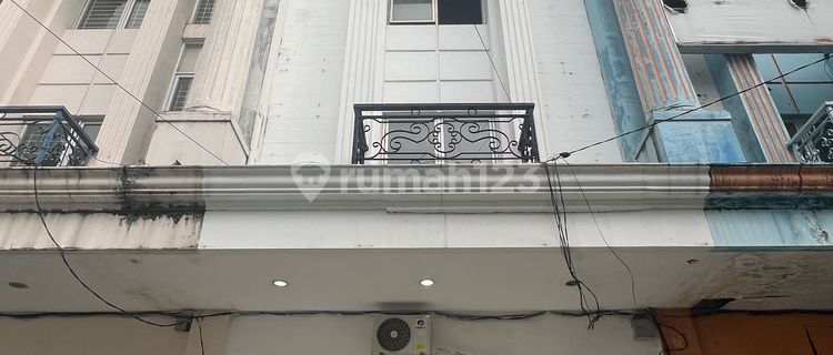 For Sale 4-Street Shop Floor Cheap Price in Pancoran 1