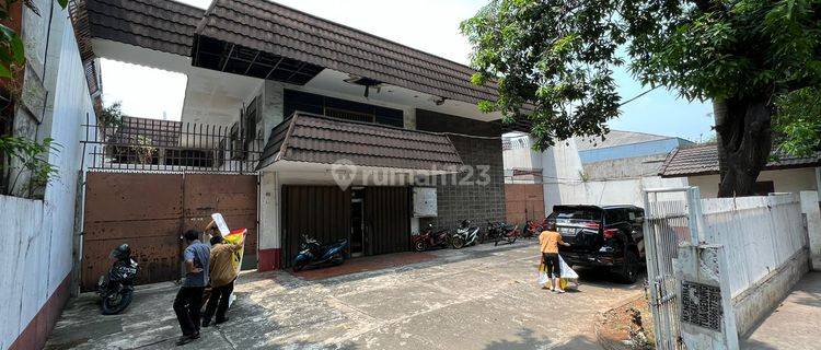 Dijual Rumah Bagus di Arjuna Selatan 1