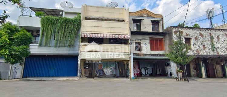 Shop House for Rent in Jogja Near UGM Campus 1