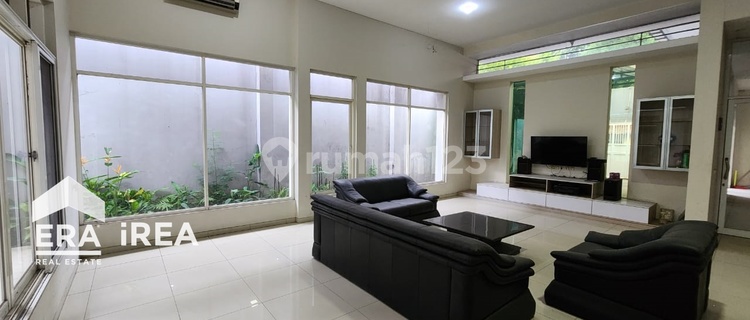 For Rent Luxury House Fully Furnished Near Pasar Klewer Solo 1