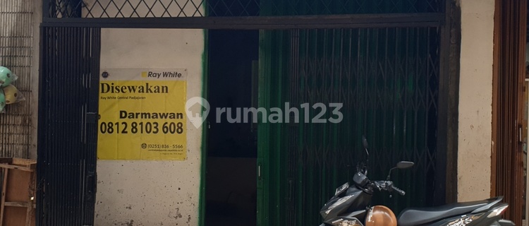 For rent: 1-story shop house plus 1 basement on Jln Kelenteng, Pasar Bogor. Renovated. 1
