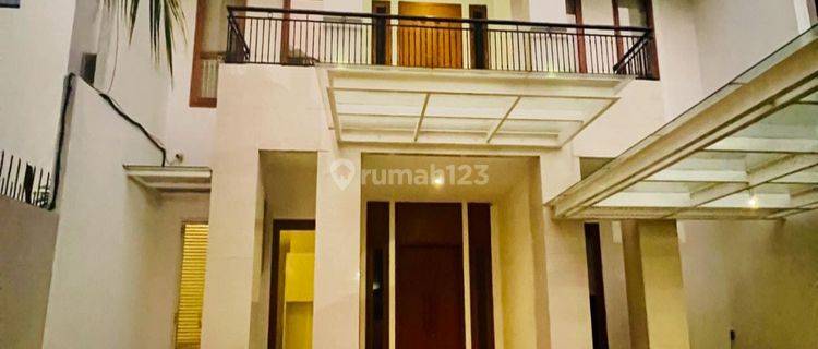 For Rent! Rumah Mewah Kawasan Menteng, Jakarta Pusat. Fully Furnished. 1