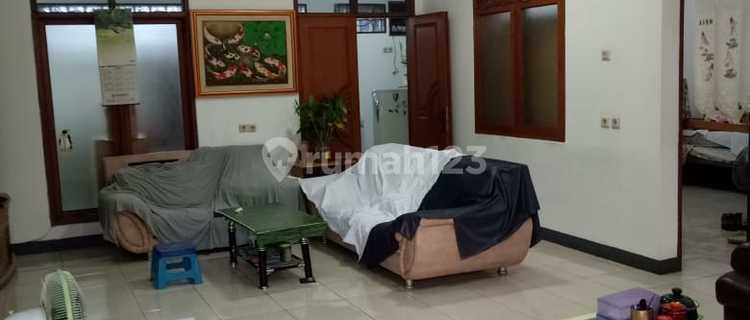 Comfortable, Safe, and Spacious House in Mutiara Cibaduyut 1