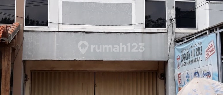 Well-Maintained Shophouse Suitable for Business in Rancamanyar Regency 2 1