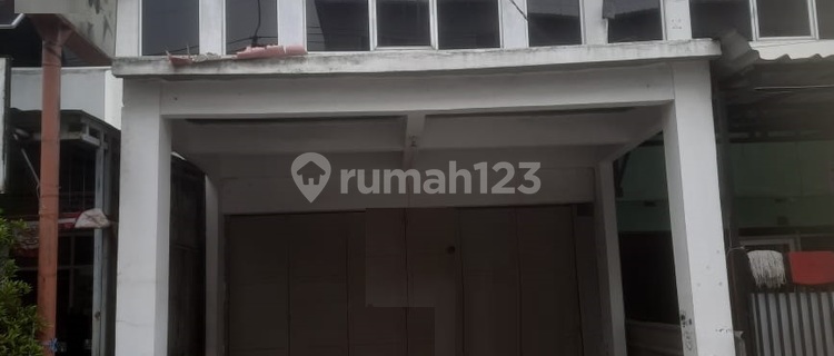Shop House in a Bustling Area, Suitable for Business Location in Rancamanyar Regency 2 1